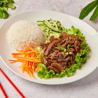 Riz au bœuf grillé à la citronnelle